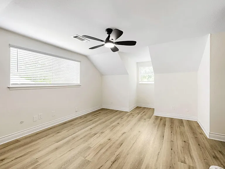 8927 Langdon Ln — Photo 23