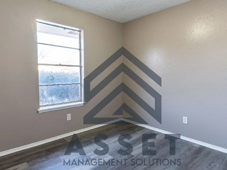 4825 S Fairmont Ave — Photo 8