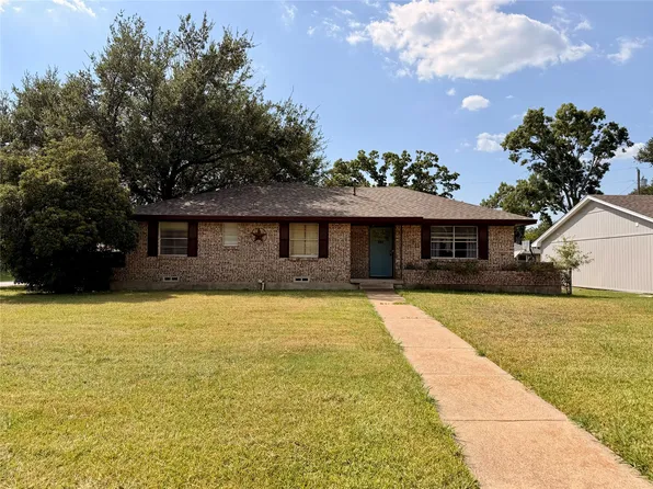 201 Collins Dr, Terrell, TX 75160