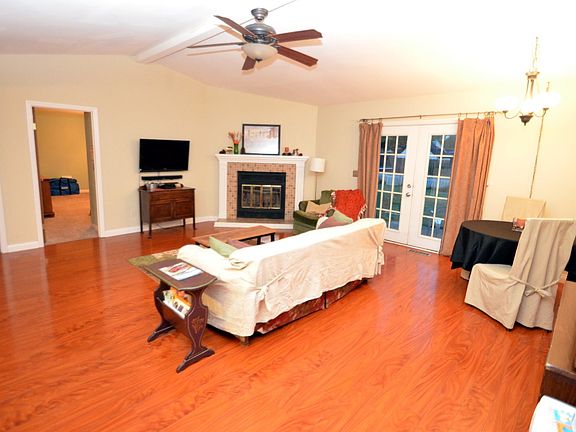 2nd image of 8989 Gardengate Dr