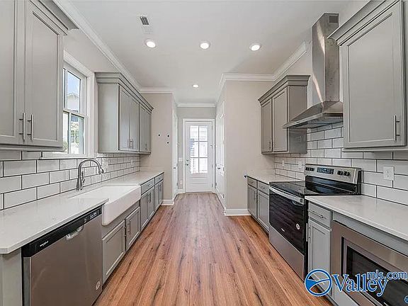 5th image of 20 Pine St NW