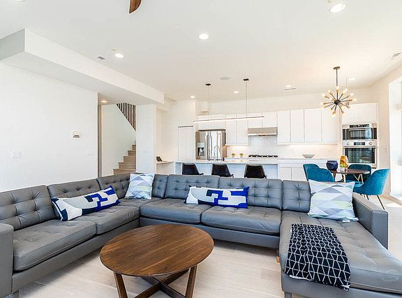 2nd image of 1533 W Superior St #Penthouse S