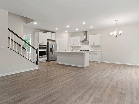 4th image of 708 Long Meadow Dr
