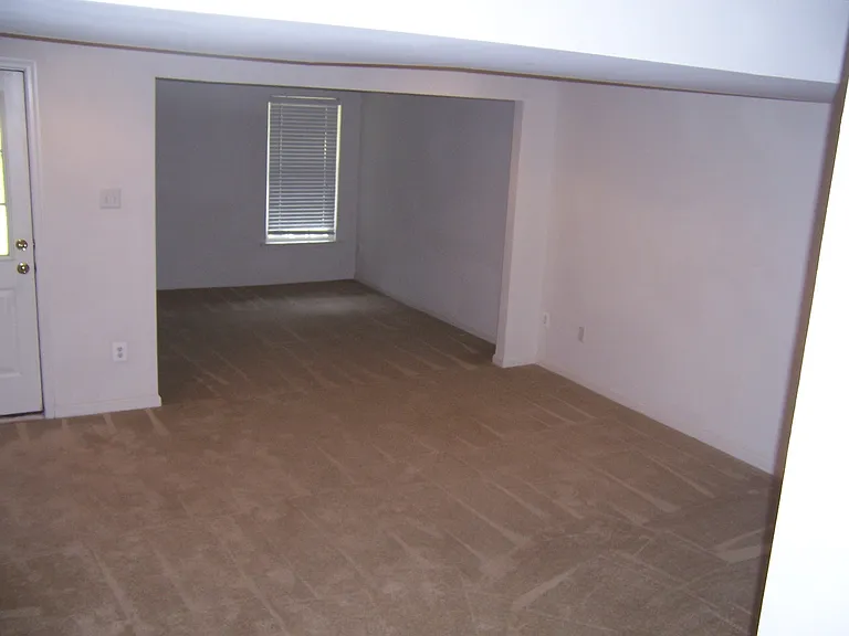 4532 Jasmine Dr — Photo 3