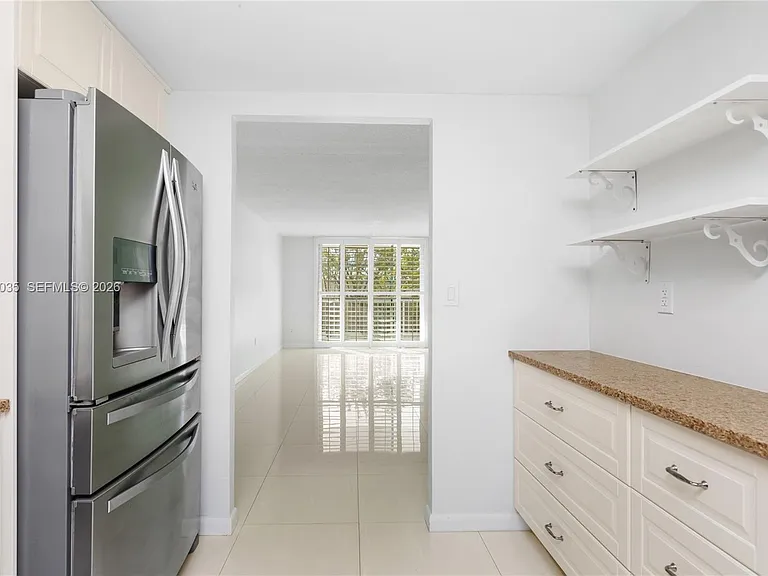 210 Sea View Dr #207 — Photo 5
