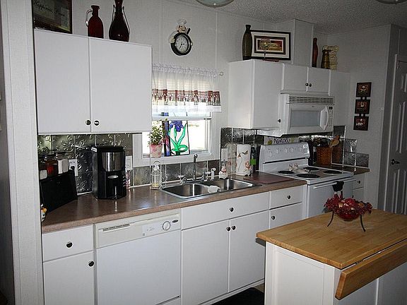 5th image of 514 Willow St