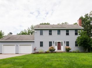 30 Gonet Dr, Newmarket, NH 03857