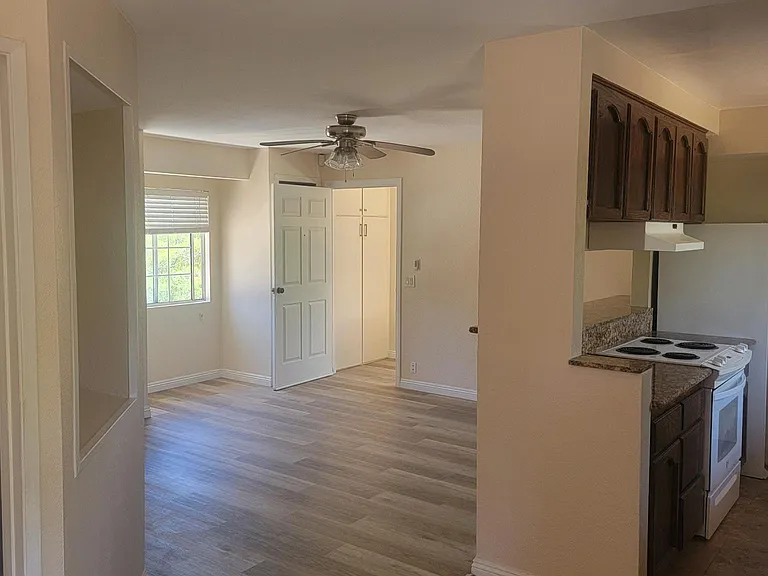 1033 S Ridge Dr — Photo 5