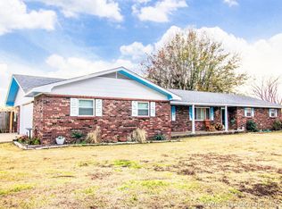614 Iris Dr, Checotah, OK 74426