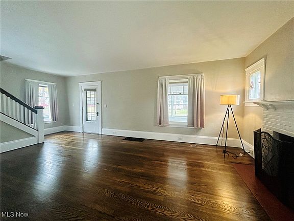 5th image of 570 W Walnut Ave