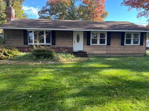 4 Bancroft St, Wilmington, MA 01887