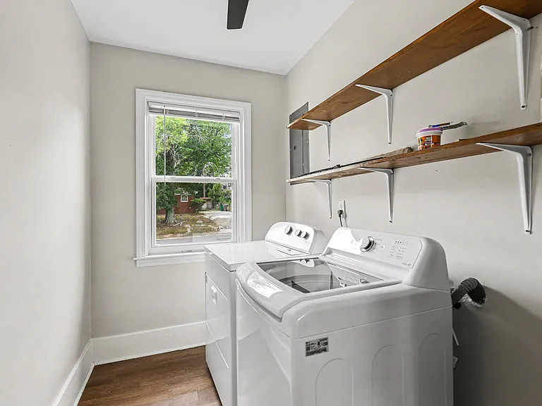 3430 Meredith Ave — Photo 18