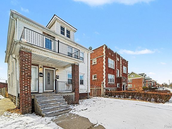 3rd image of 2045 Clements St