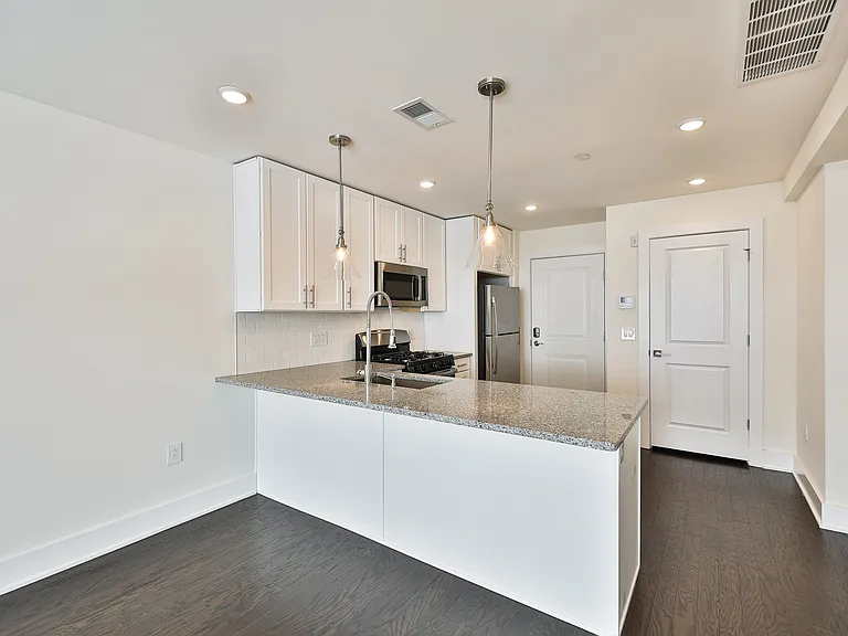 2602 Emerald St #3 — Photo 6