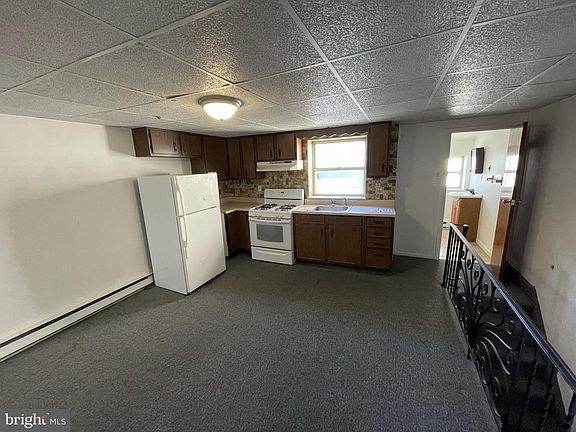 4th image of 806 E Passyunk Ave #3