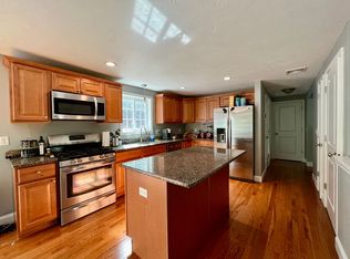 190 Little Sandy Pond Rd, Plymouth, MA 02360