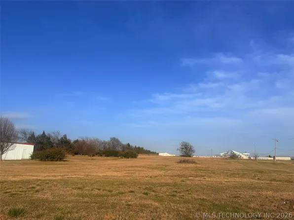 2220 S Commerce St, Ardmore, OK 73401