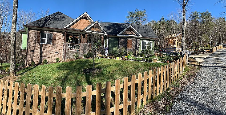 2nd image of 748 Rocky Top Ln
