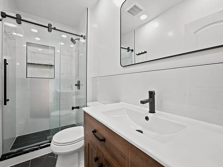 24-41 43rd St #Townhouse 1 — Photo 19