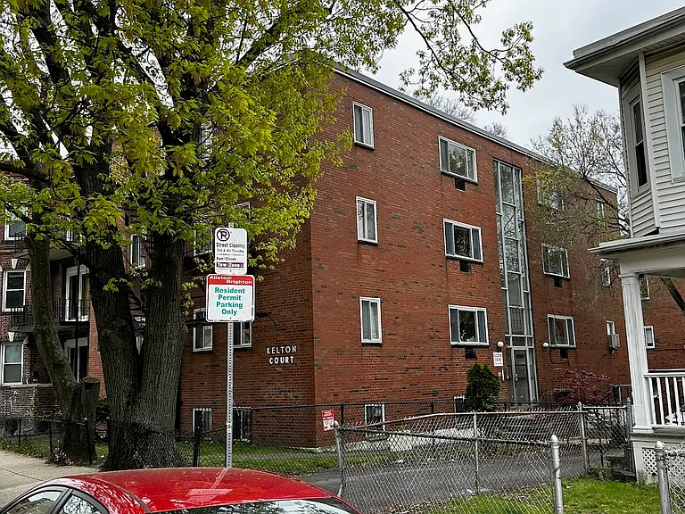 200 Kelton St #11 — Photo 1