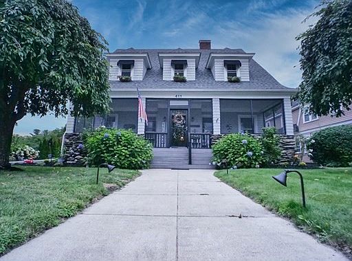 2nd image of 411 Merriam Ave