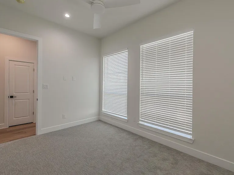 682 W Main St — Photo 12