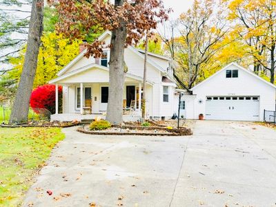 2763 Lauria Rd, Kawkawlin, MI, 48631