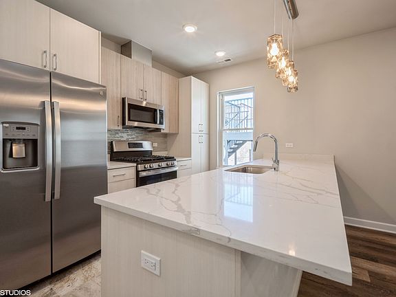 3rd image of 6132 S Kimbark Ave #3E