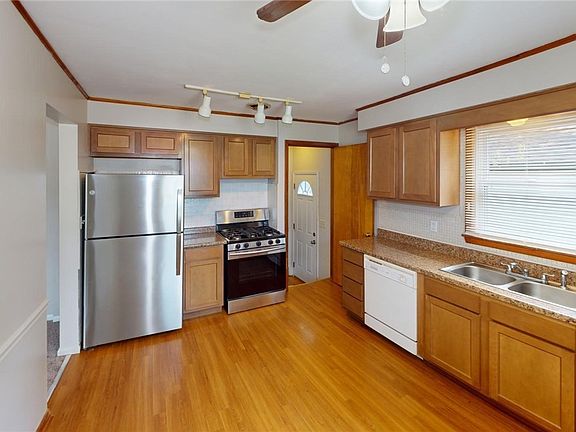 2nd image of 1515 Wakefield Ave