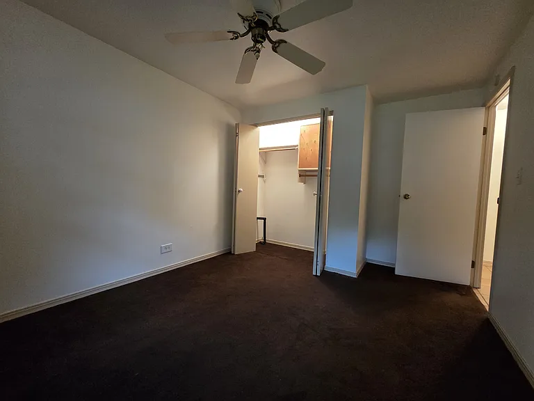 516 Bahama Ln — Photo 10