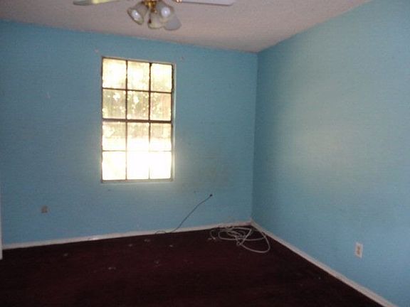 4th image of 122 W Dove Ave