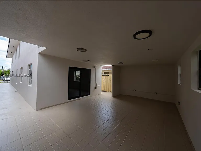 370 Flagami Blvd — Photo 46