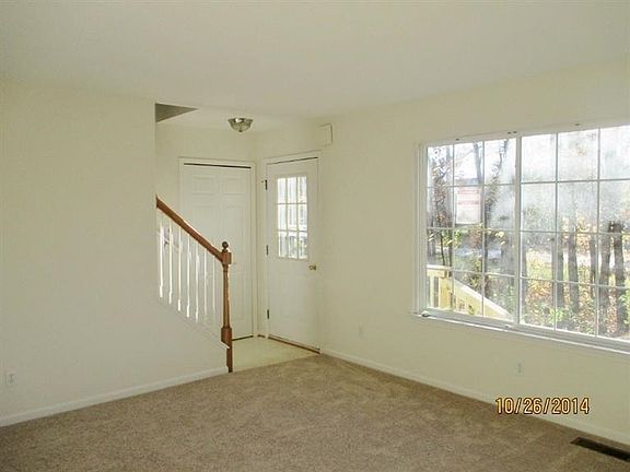 3rd image of 7620 Horseshoe Blvd