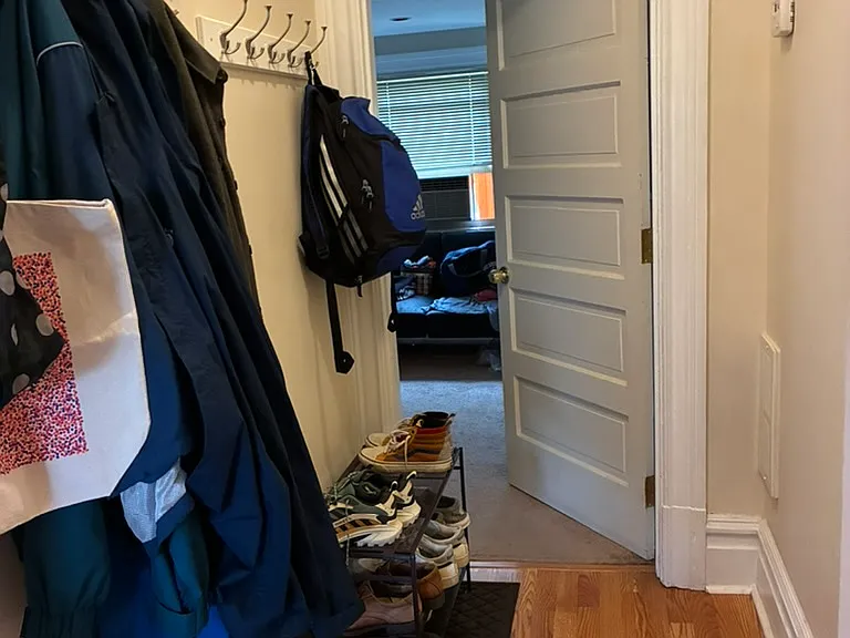 Nice entryway/mudroom space