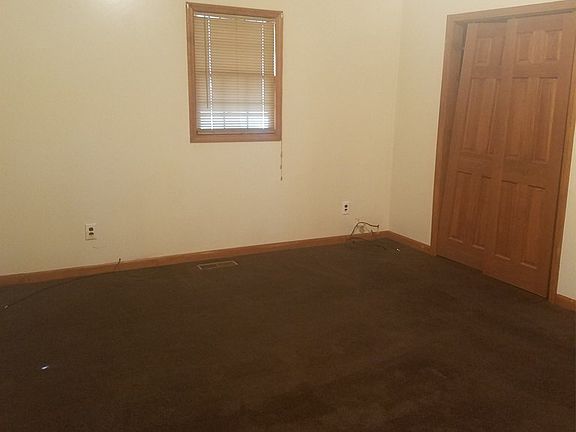 3rd image of 602 E 5th St