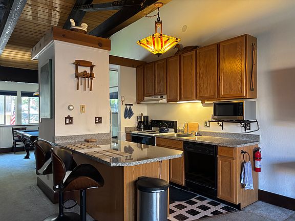 3rd image of 3115 N Lake Blvd #34