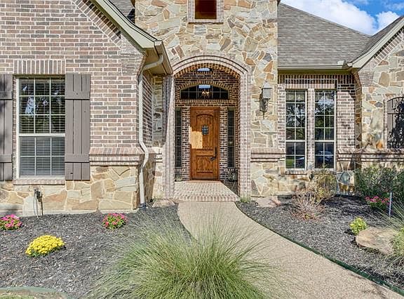 2nd image of 8352 Park Brook Dr
