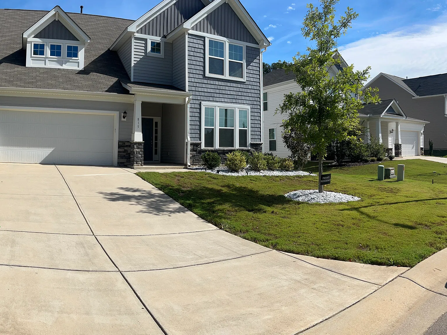 4 bed, $2,800 — Photo 1