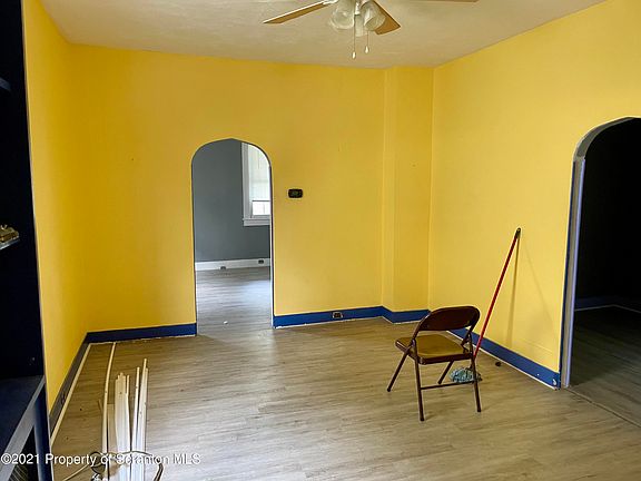 4th image of 1021 Stafford Ave