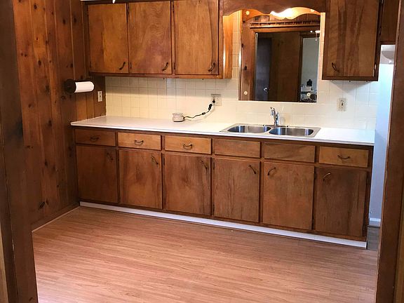3rd image of 505 N Main St