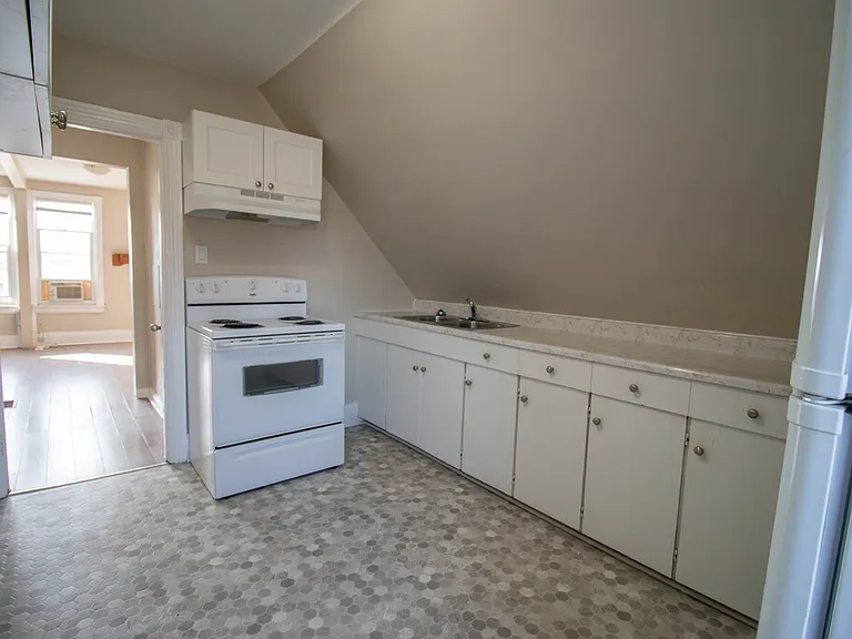 31 Ontario Rd — Photo 6