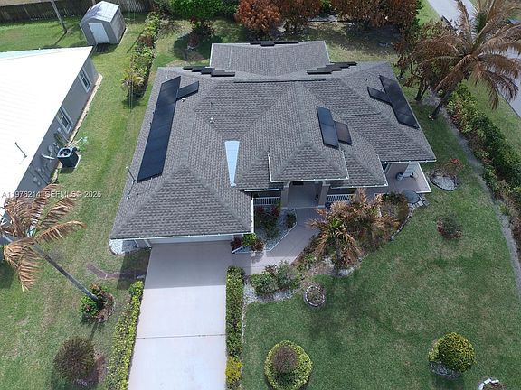 3rd image of 1084 SW Di Lido Ln