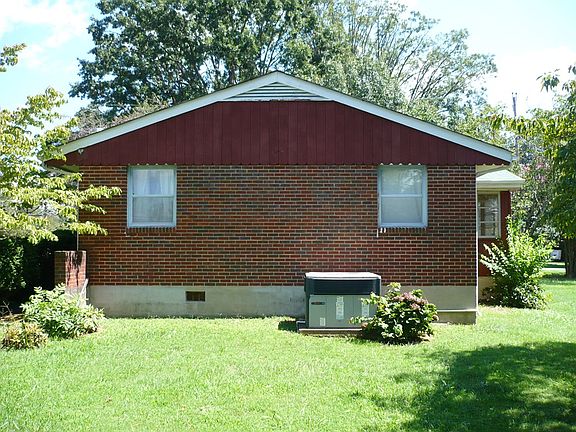 4th image of 301 Leftwich St