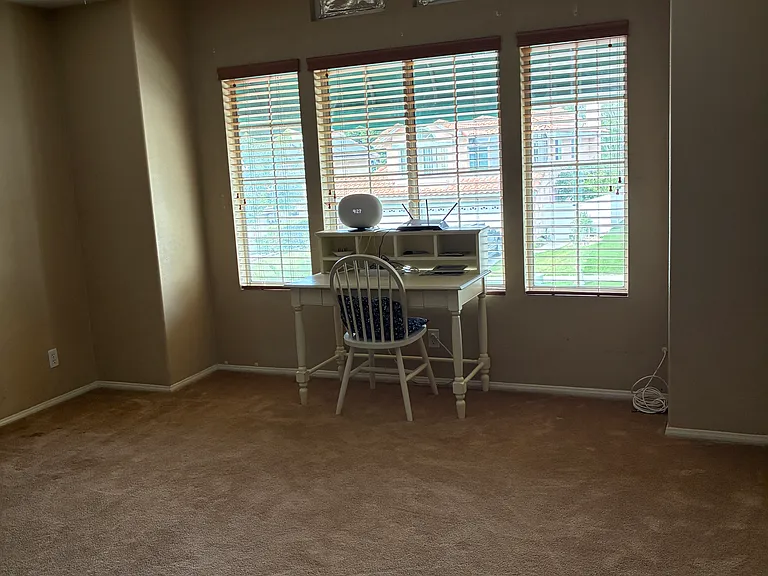 2300 Whiteoak Ln — Photo 5