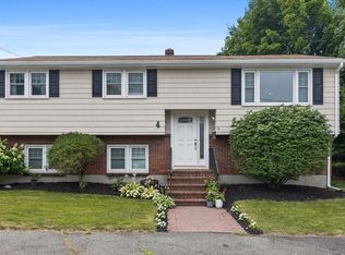 4 Dundee St, Salem, MA 01970