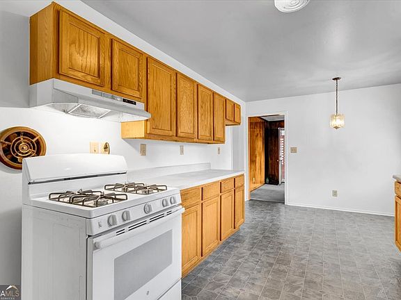 5th image of 3272 Kingston Rd NW