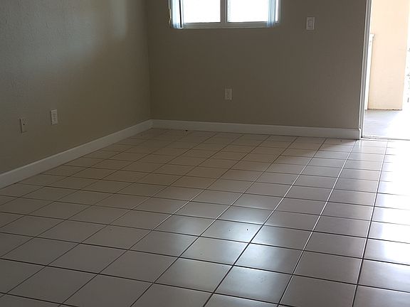5th image of 2755 SE 16th Ave Unit 203