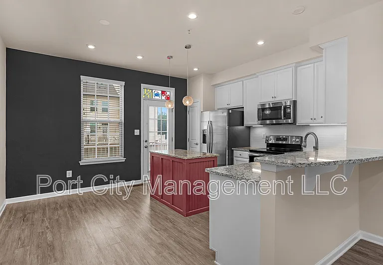 133 S Macon St — Photo 8