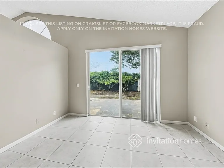 7704 Thornlee Dr — Photo 5