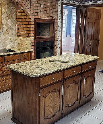 3rd image of 2405 Honeysuckle Dr